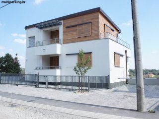 Vila sa Multibase 2042